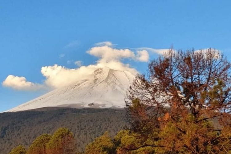 opciones de rutas con vistas maravillosas del volcan