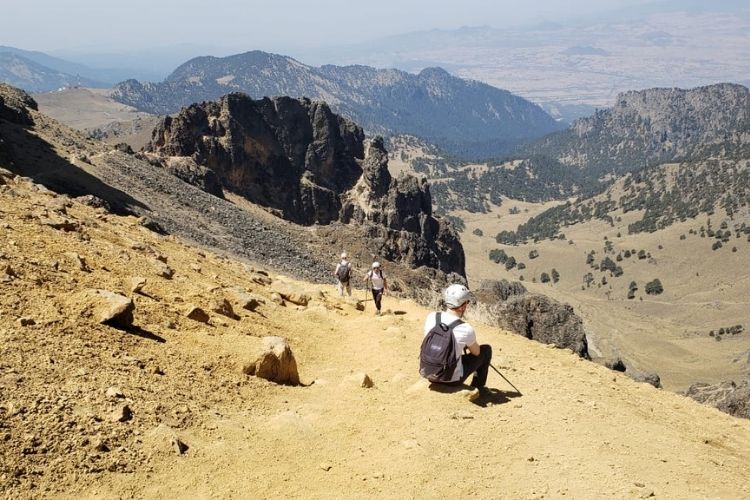 turista en montañismo iztaccihuatl mexico