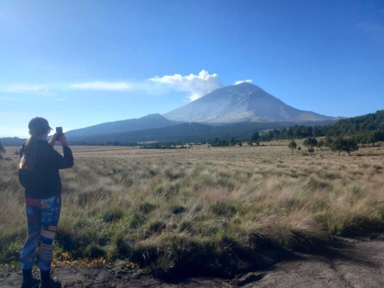 volcan popocatepetl en parque nacional izta popo