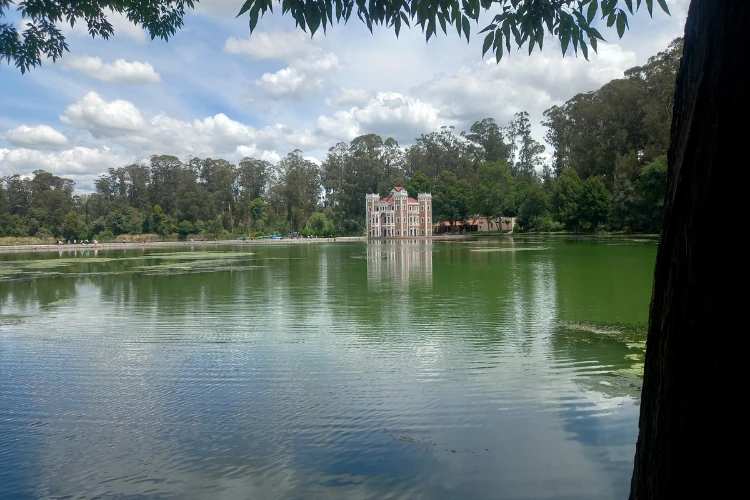 laguna y castillo en chautla