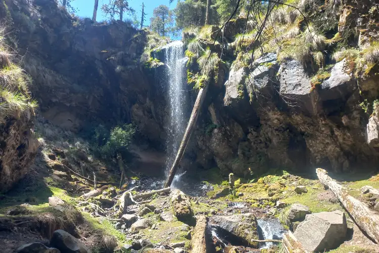 primera cascada del volcan pico de orizaba en mexico