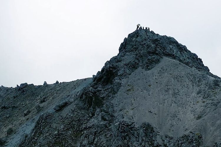 tourist in the summit of malinche volcano