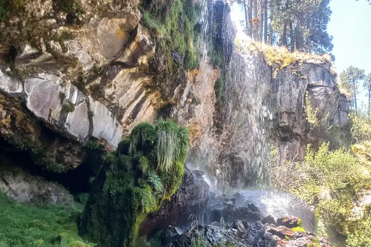 natural waterfall in the pico de Orizaba tour